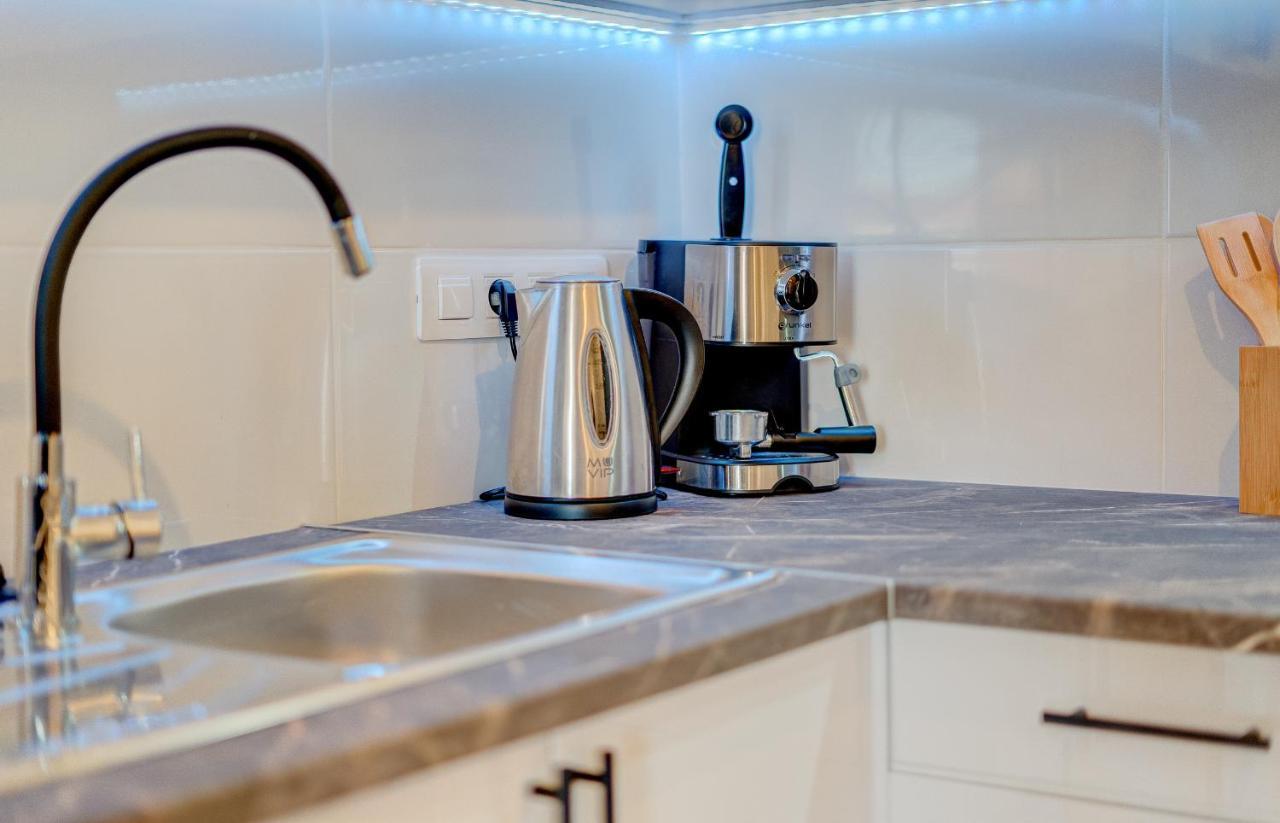 Marina Palace Apartment Адехе Екстериор снимка