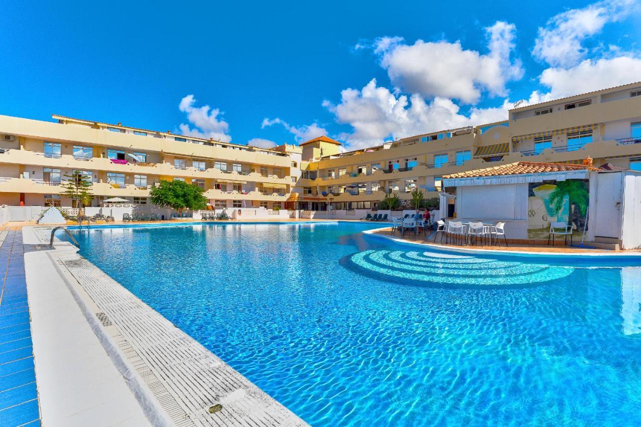 Marina Palace Apartment Адехе Екстериор снимка