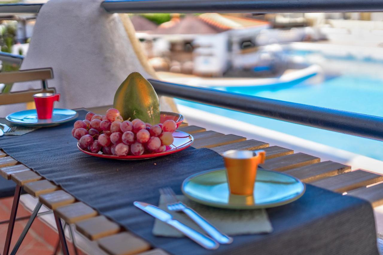 Marina Palace Apartment Адехе Екстериор снимка