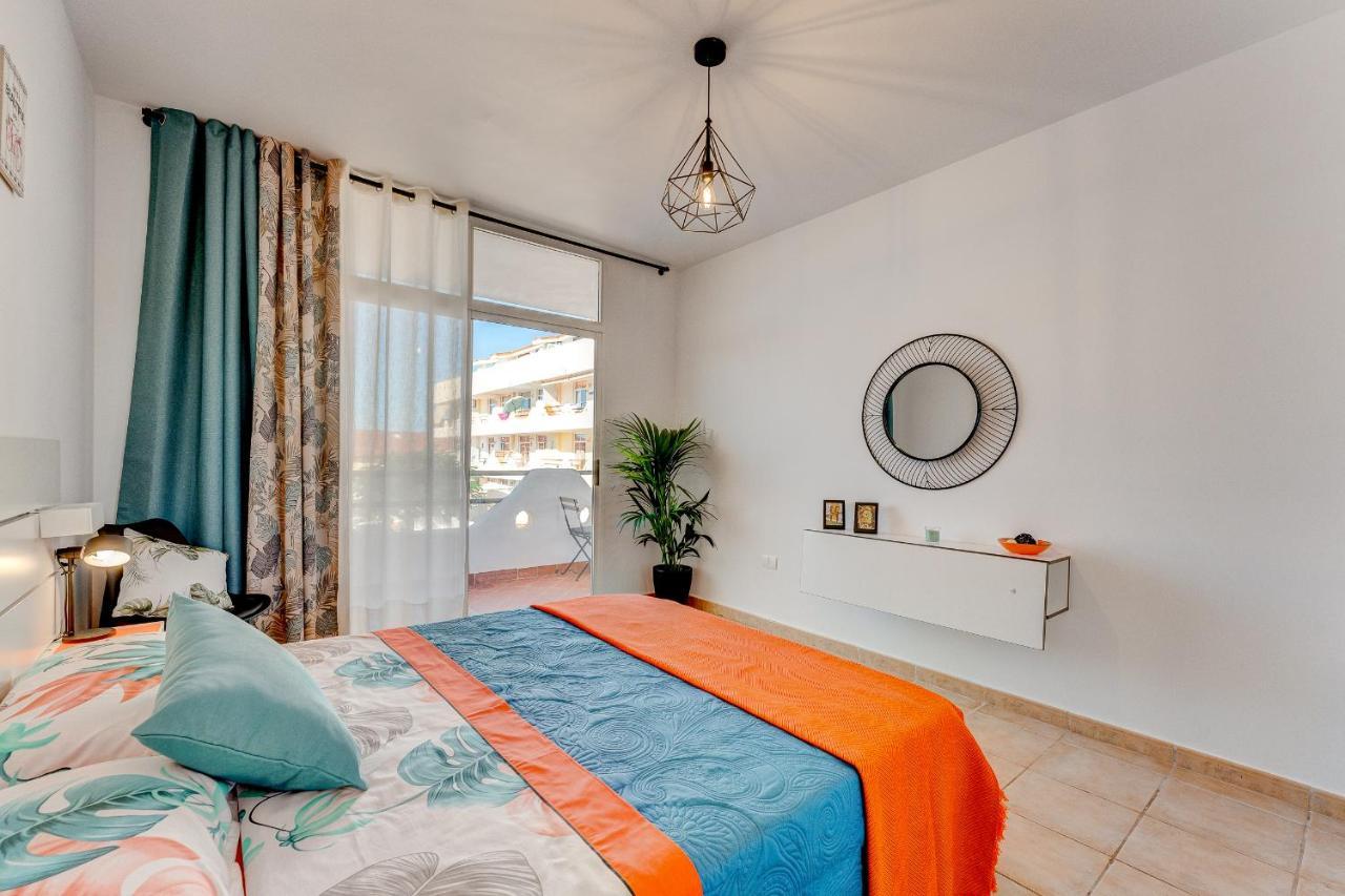 Marina Palace Apartment Адехе Екстериор снимка